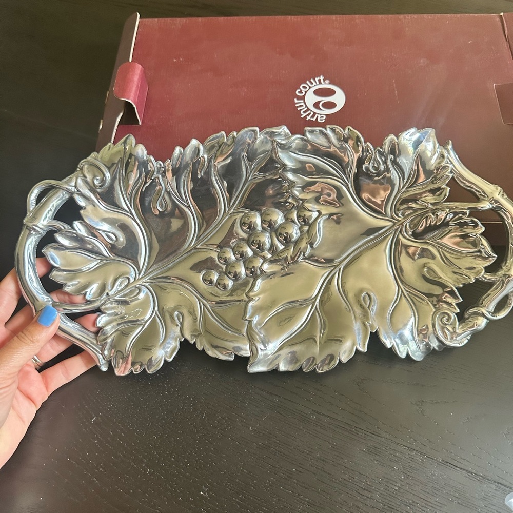 New Arthur Court Grape Leaf Tray
